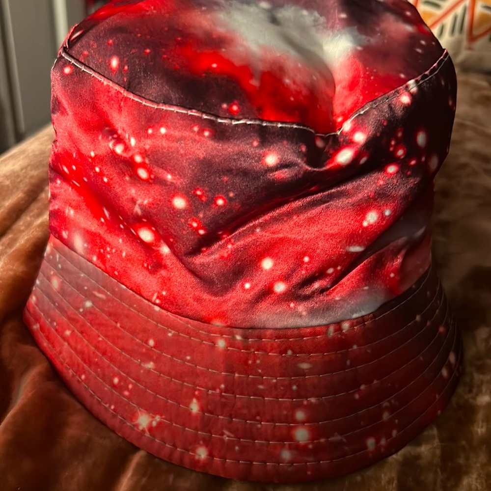 Red galaxy print bucket hat